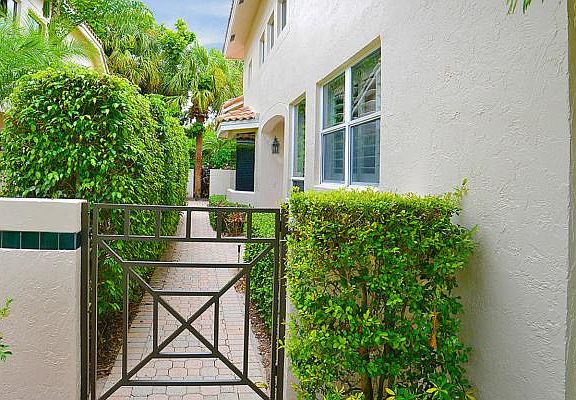 Home For Sale In Broken Sound Country Club