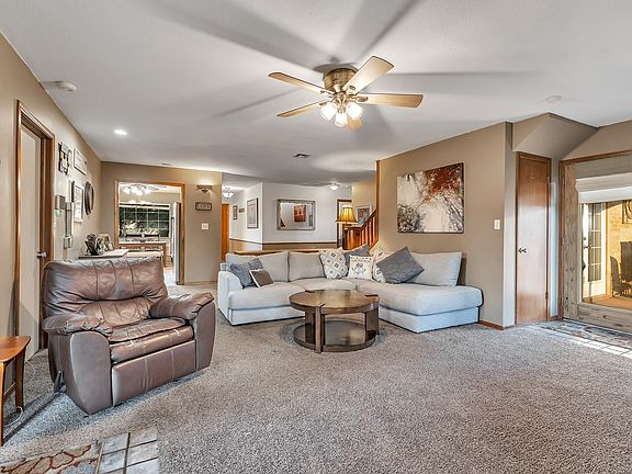 3rd image of 221 Sycamore Ave