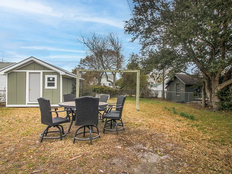1206 Shepard St — Photo 33