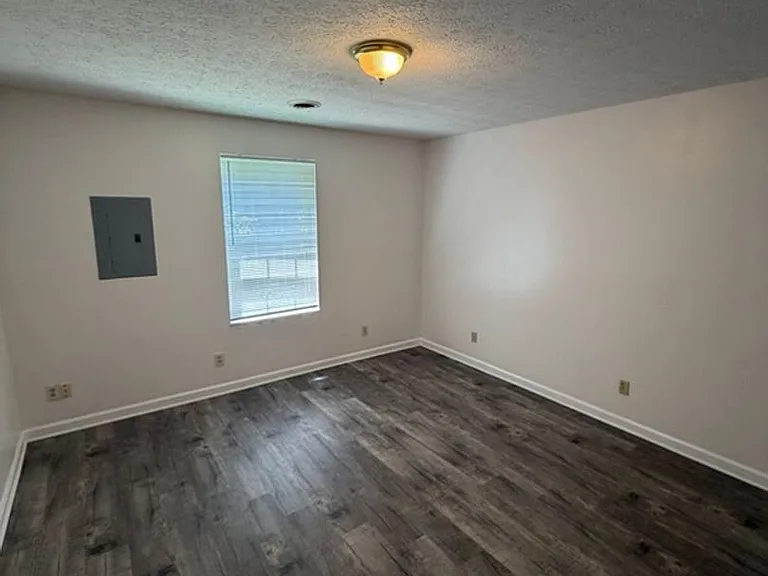 1026-1032 Martha Glass Dr — Photo 6