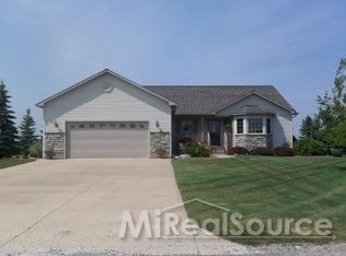 630 Elizabeth Dr, Owosso, MI 48867