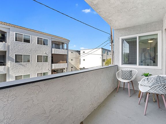 5th image of 425 Coronado Ave #102
