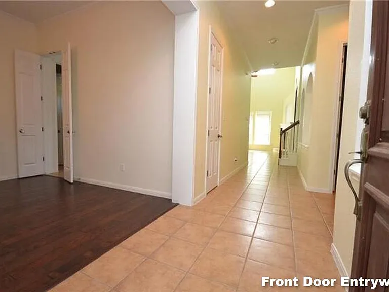 11021 Ariock Ln — Photo 3