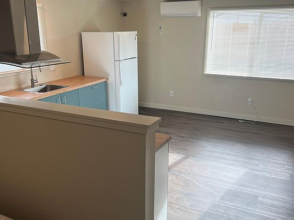 4th image of 7642 S Park Ave #B
