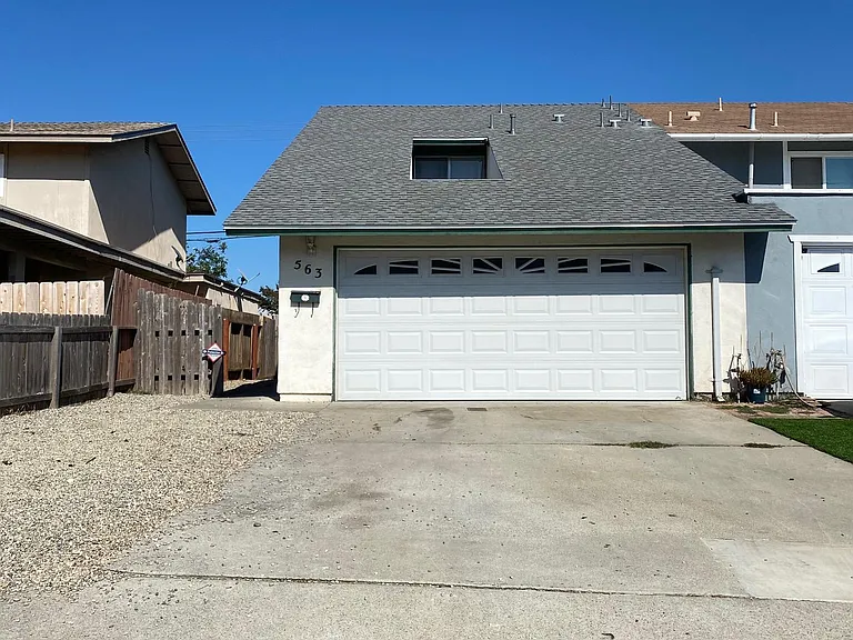 563 Carrie Cir — Photo 1