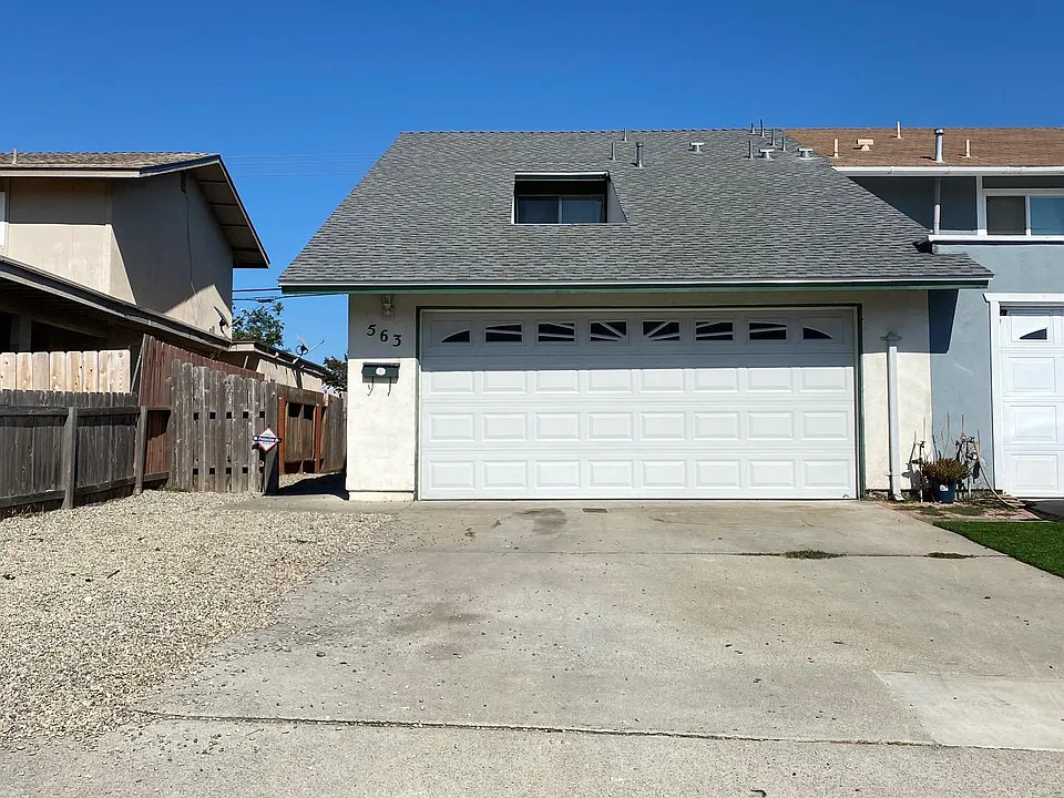 563 Carrie Cir