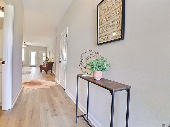 3rd image of 2909 Palatine Pl