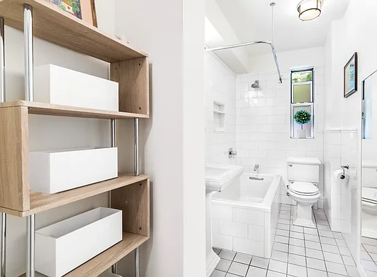 Sold by Warburg | media 17