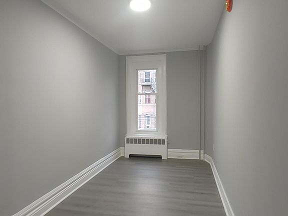 5th image of 296 Liberty St APT 2