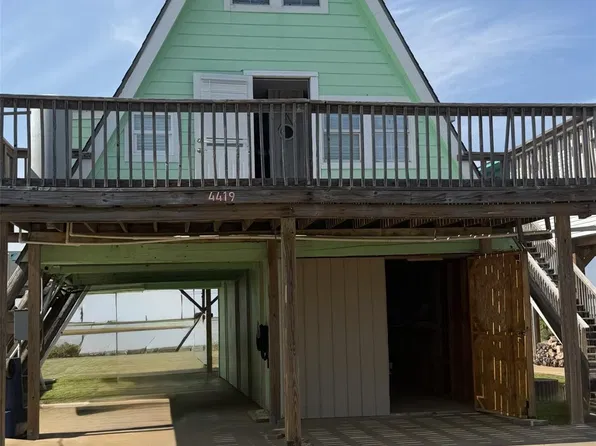 4419 Palm St, Freeport, TX 77541