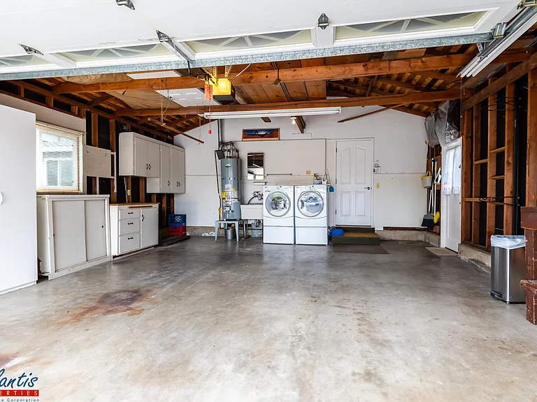 807 Mulberry Ln — Photo 16
