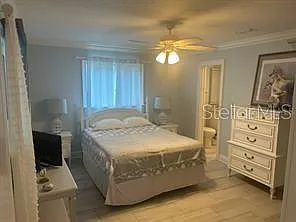 196 Overbrook Dr E — Photo 16