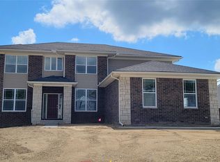 22683 Novi Rd, Novi, MI 48375