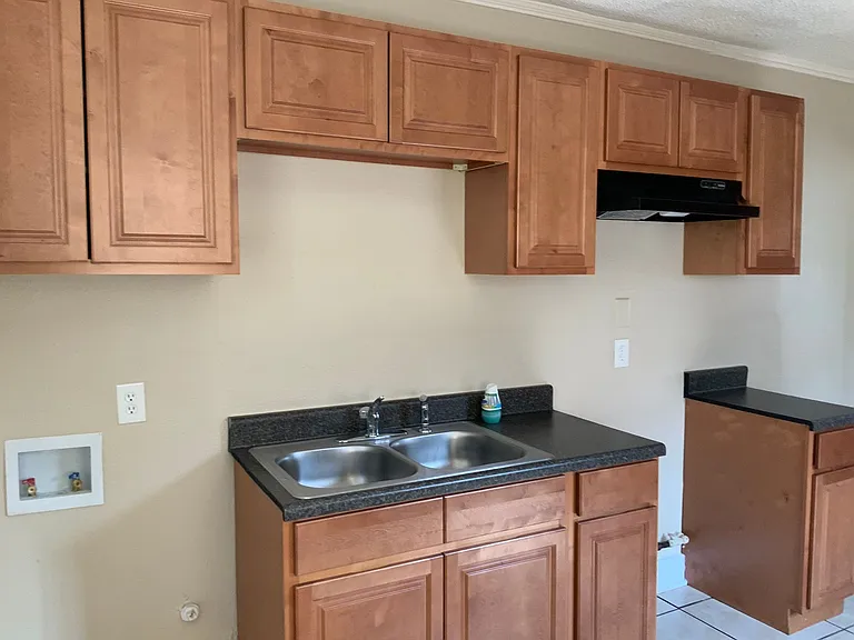 1298 Kerr Ave — Photo 4