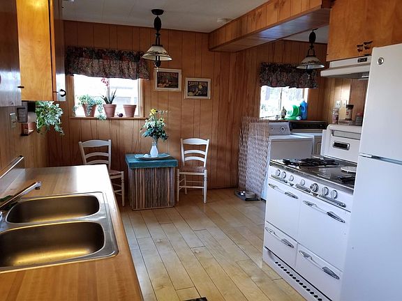 4th image of 33065 Keller Dr