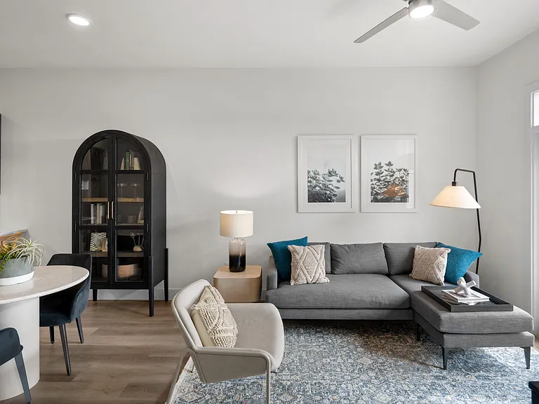 The Markson Austin — Photo 16