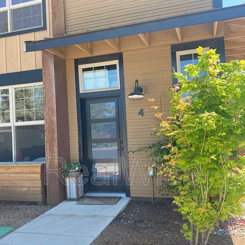 2 bed, 2.0 bath, 1236 sqft, $1,850 — Photo 2
