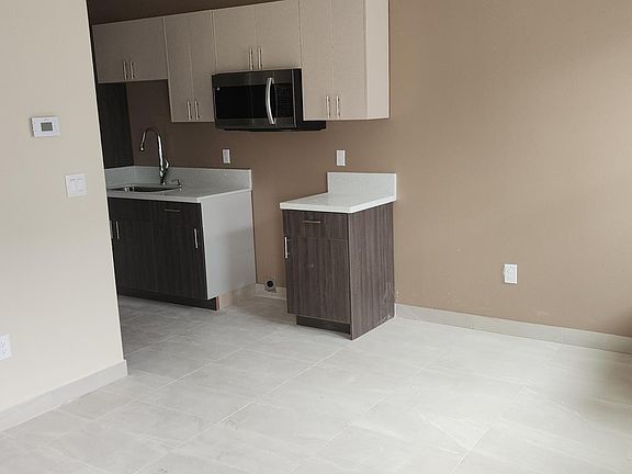 2nd image of 2704 Primrose Ave #4-1-2
