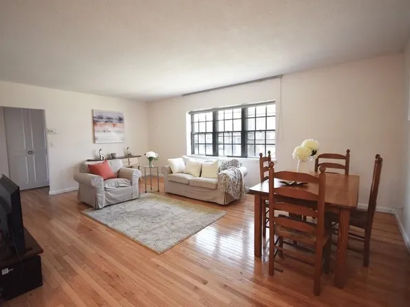 211 Lake Shore Rd APT 2, Brighton, MA 02135