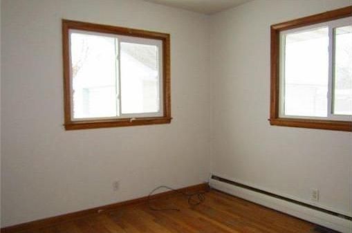 3rd image of 305 E Broadway St