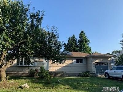 26 S Parkway Dr, West Babylon, NY, 11704