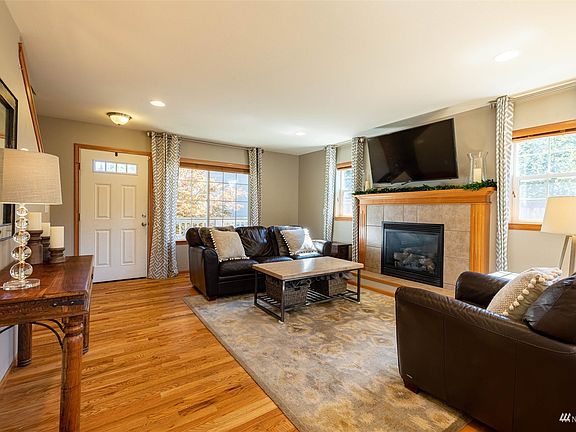 5th image of 2529 Elmont Ct