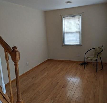 3rd image of 219 Park Ave