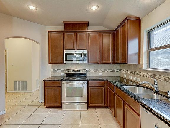 4th image of 3408 Capetown Dr