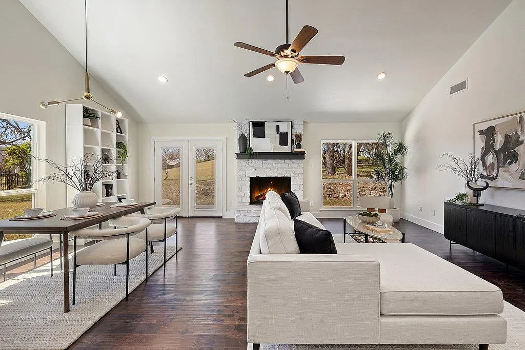 3 bed, 2.0 bath, 1765 sqft, $2,900 — Photo 2