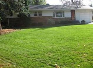 1740 Millwood Ave, Roseville, MN 55113