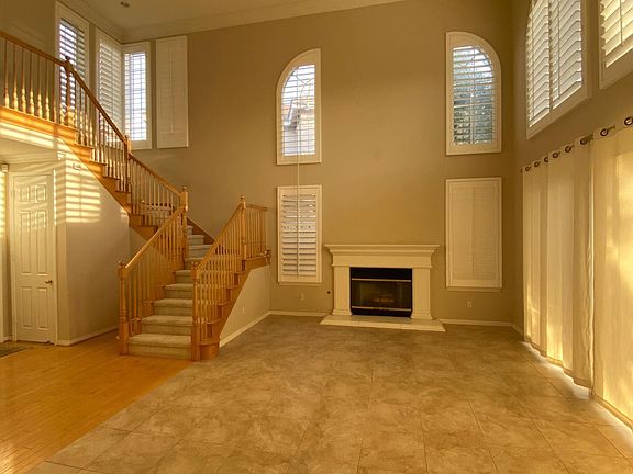 5th image of 416 Vista Creek Cir