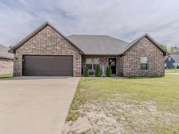 302 Stacy Dr, Paragould, AR 72450