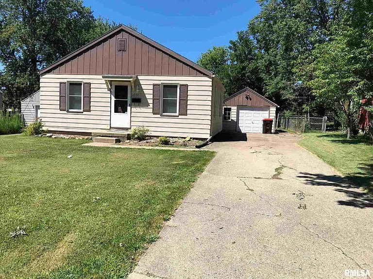4707 N Edgebrook Dr — Photo 2