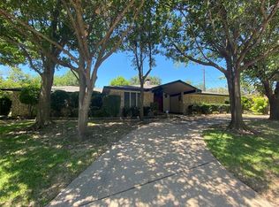 1401 Meadow Ln, Midlothian, TX 76065