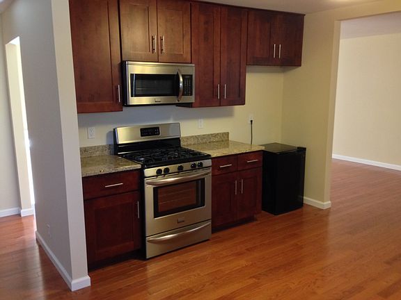 4th image of 3231 Yorkchester Dr