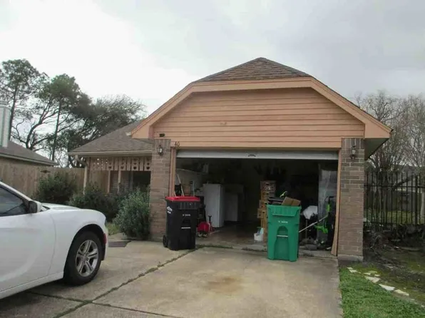40 Crestbriar Ct, Baytown, TX 77521