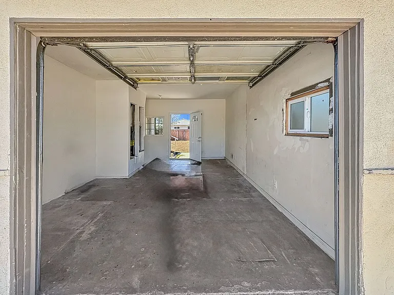 839 N Midway Dr — Photo 20