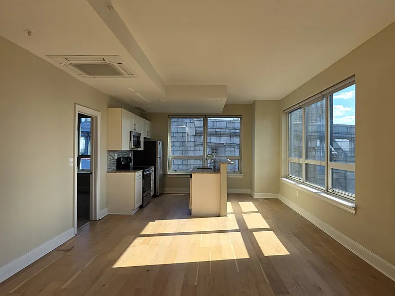 252 N Christopher Columbus Blvd #1116 — Photo 5