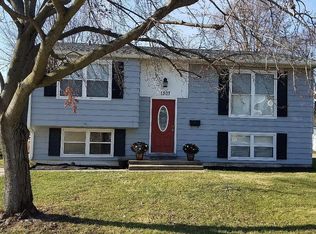 1307 Johnson Ave, Sterling, IL 61081