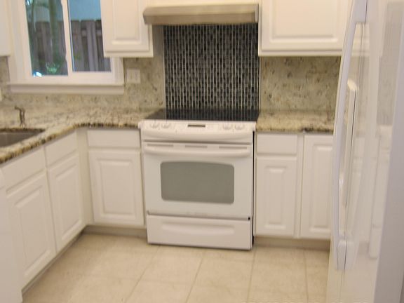 4th image of 7660 N Ridgewood Ave