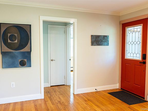 3rd image of 46 Schoonmaker Lane