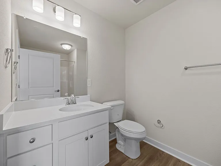 Harbor Village Apartments — Photo 58