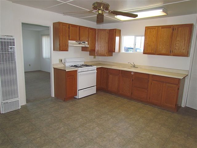 2nd image of 3750 E Vineyard Ave