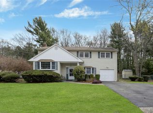 101 Grissom Way, Hauppauge, NY 11788