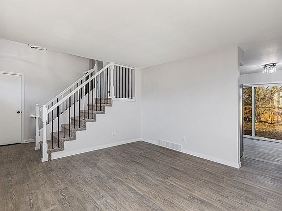 4th image of 2275 31st St