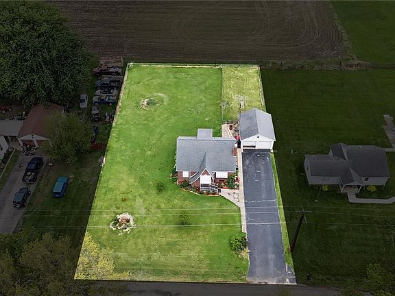 4th image of 1117 N Daisy Ln
