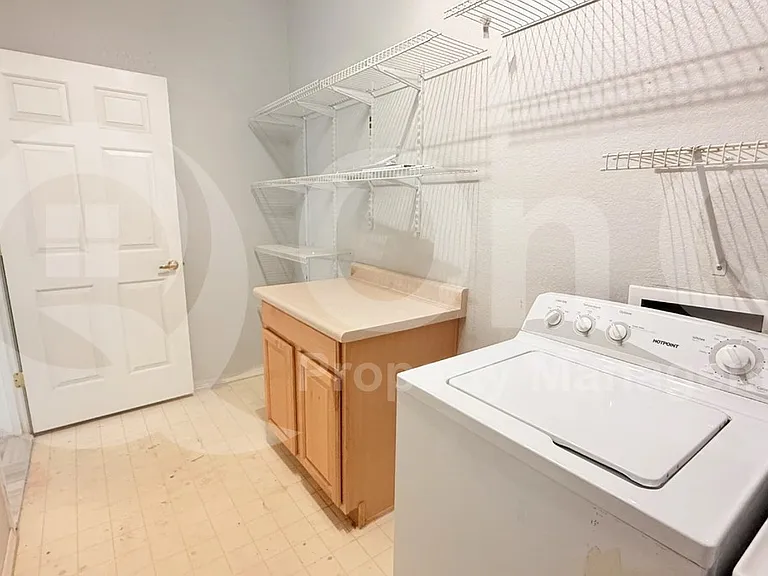 2992 N Miller Rd #215B — Photo 19