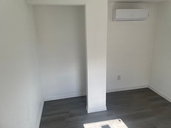 4th image of 845 Hall St #A
