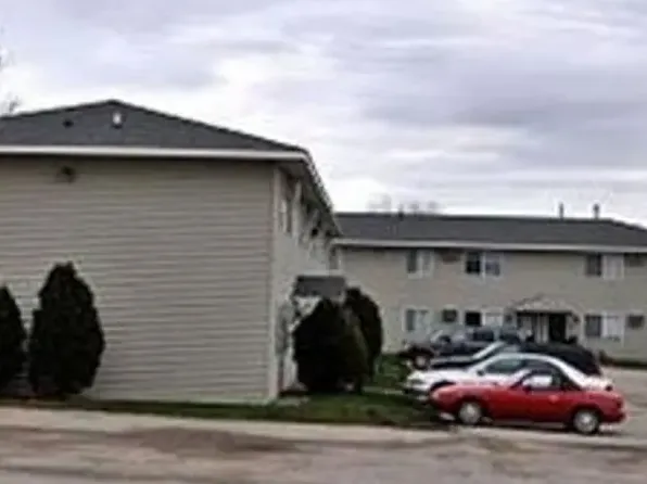 220 Sugar Creek Ln, North Liberty, IA 52317