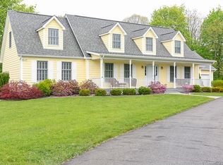 31 Ice House Ln, Mystic, CT 06355